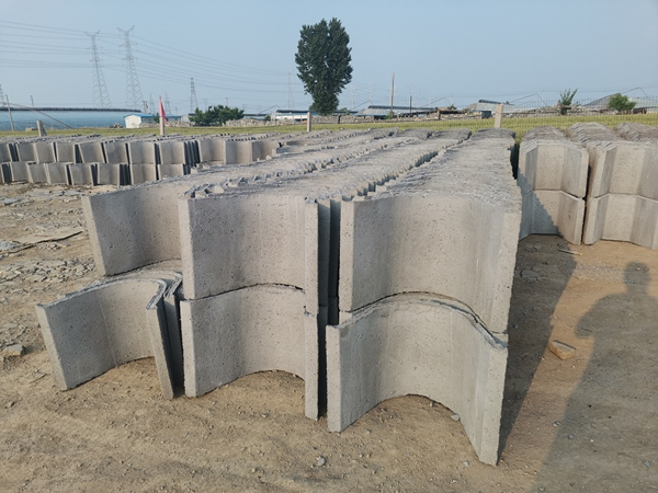 价 格:水泥u形槽 产品描述水泥u型槽广泛应用于各种领域,许多项目和