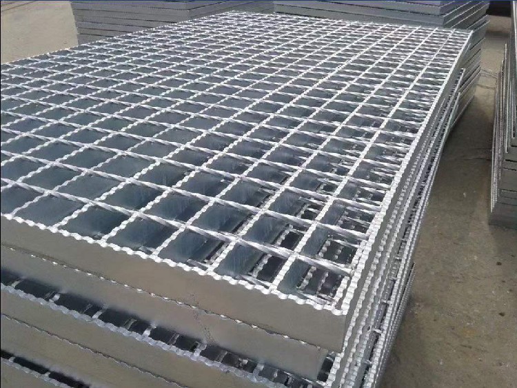 热镀锌钢格栅:现代建筑中的坚固守护者