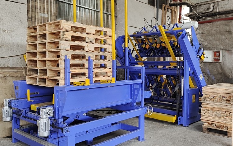 全自动木托盘脚墩机厂家,生产厂家,常熟