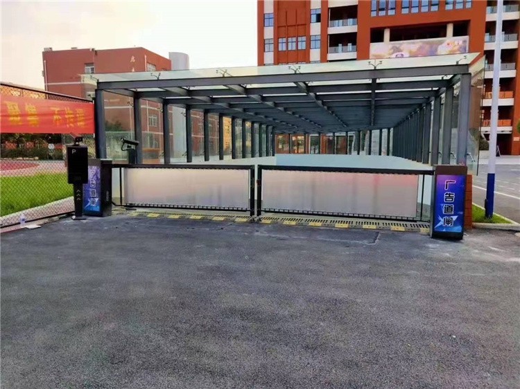 在高档小区,写字楼,酒店,购物广场出入口的道闸口安装:防风,电机热