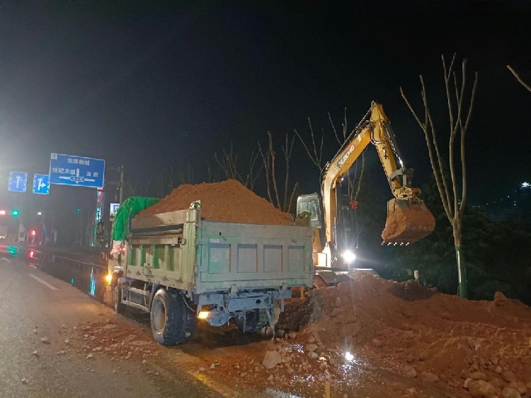 安徽隔音岩棉清运处理,彩钢瓦岩棉处理